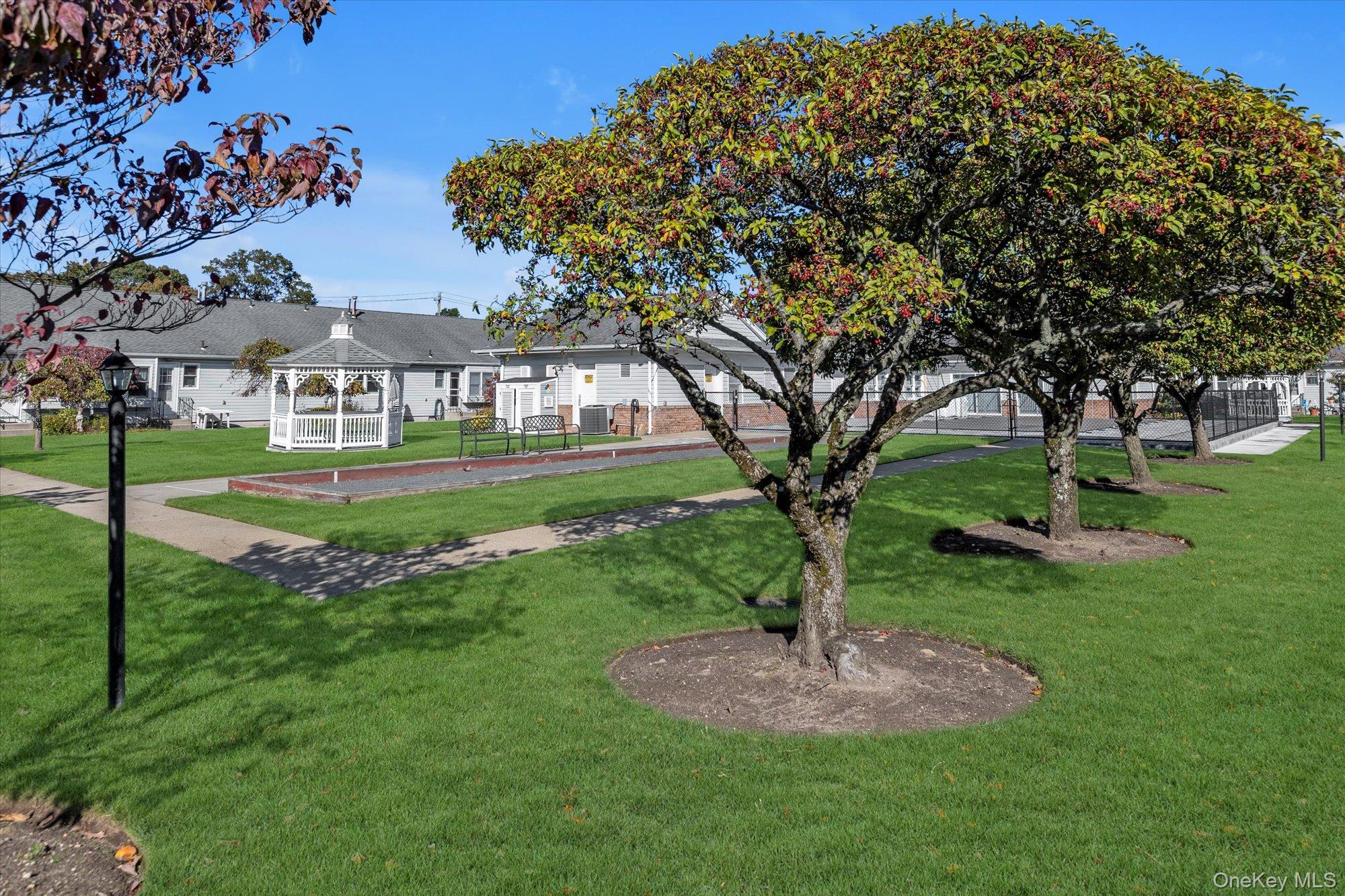 20 Primrose Lane, North Babylon, NY 11703