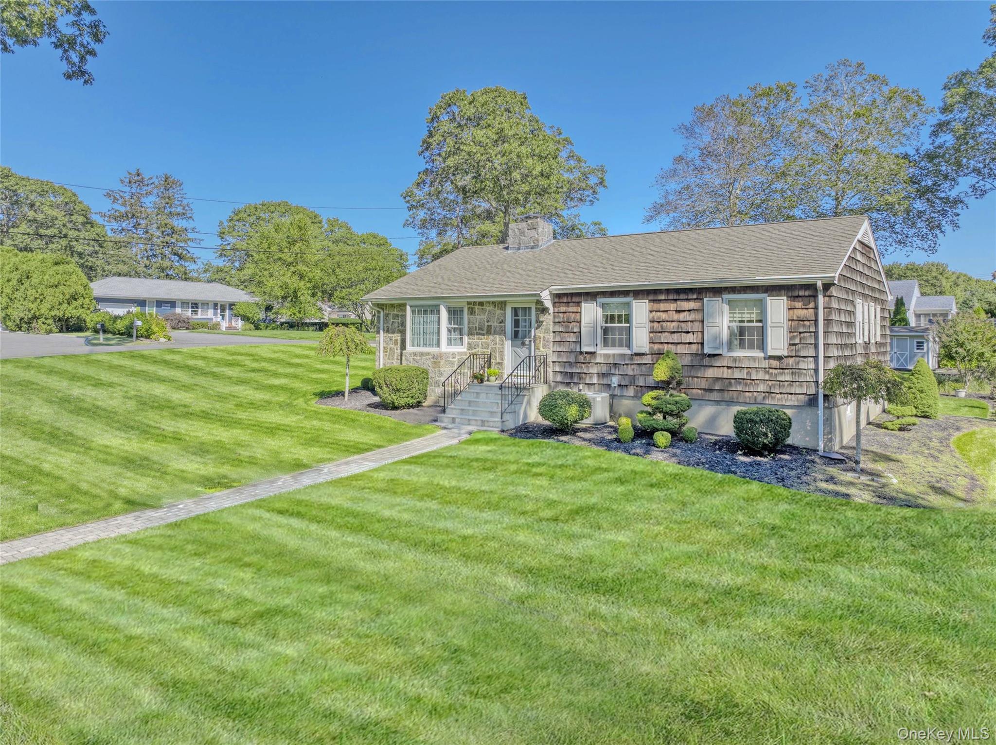 750 Mayflower Road, Mattituck, NY 11952