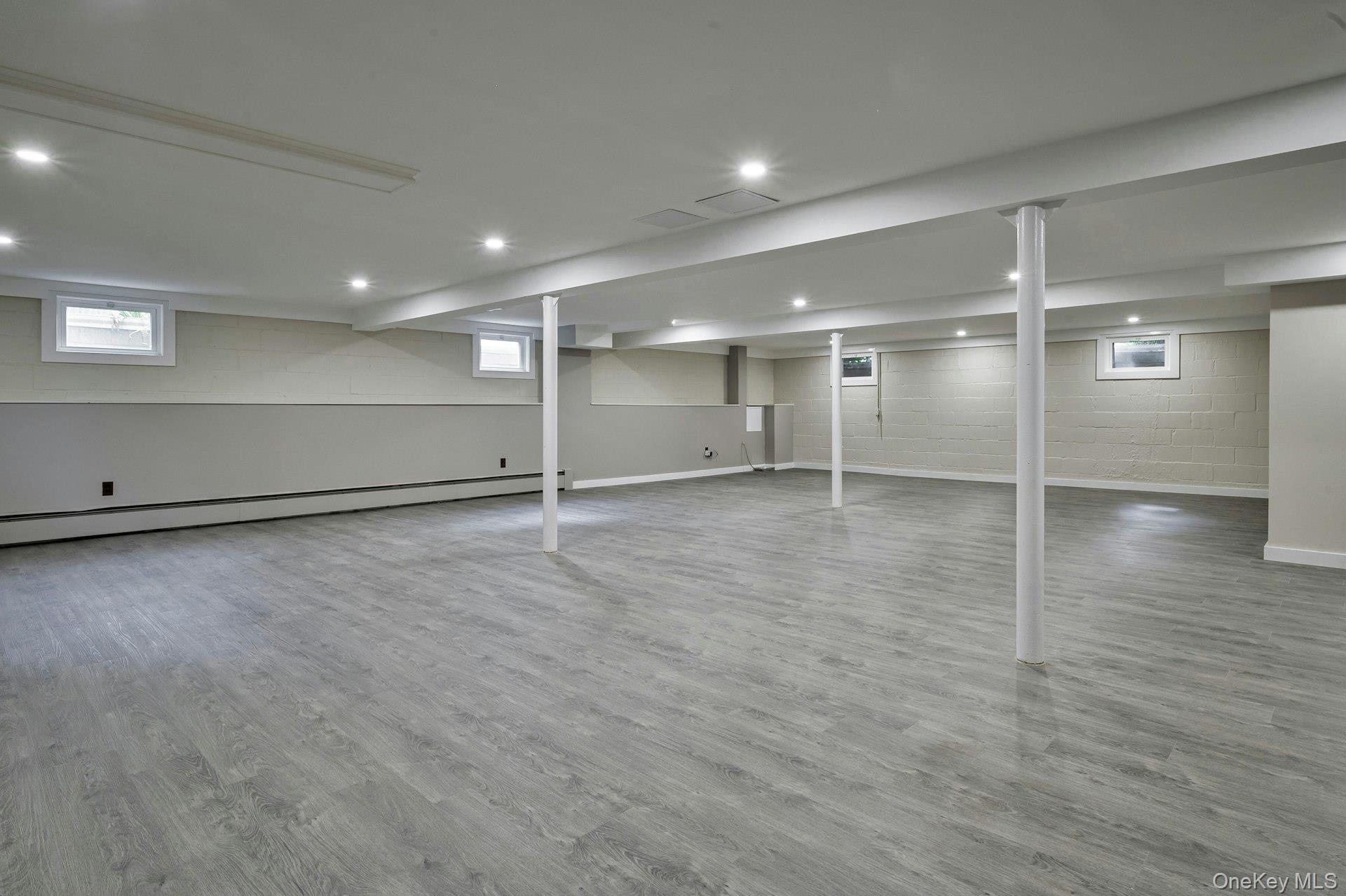 35 Red Oak Place, Massapequa, NY 11758