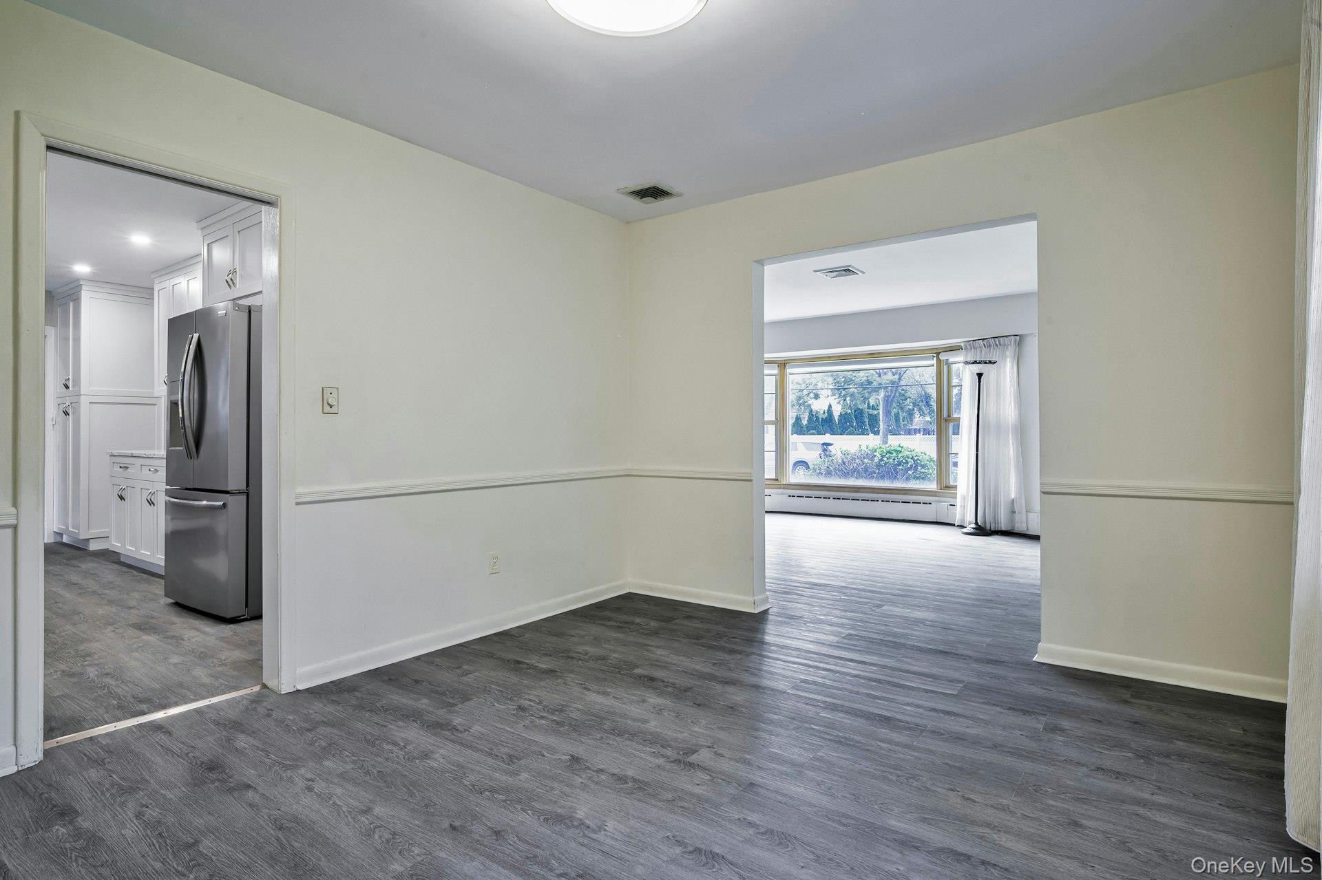 35 Red Oak Place, Massapequa, NY 11758