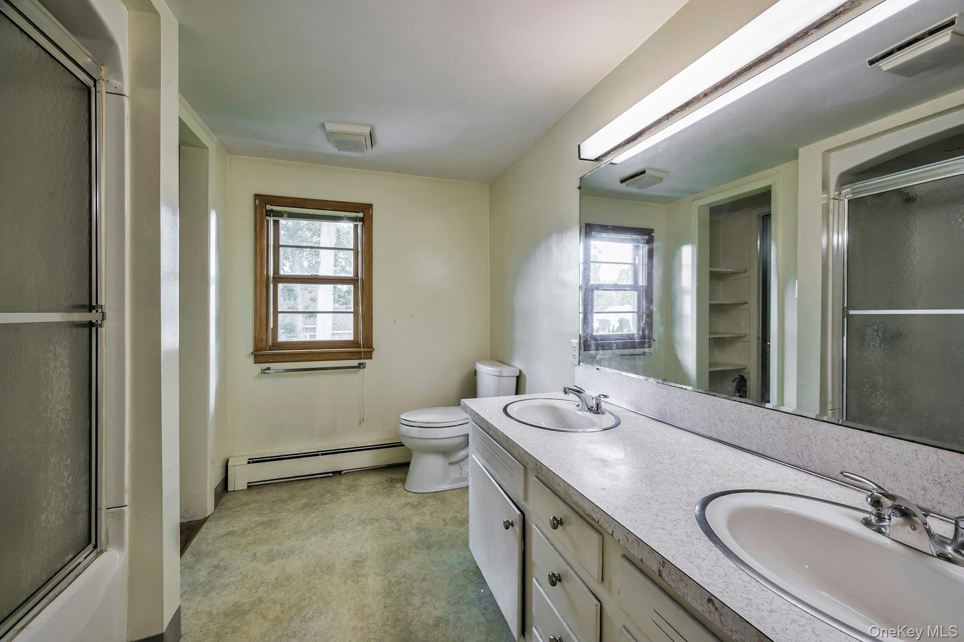 35 Red Oak Place, Massapequa, NY 11758