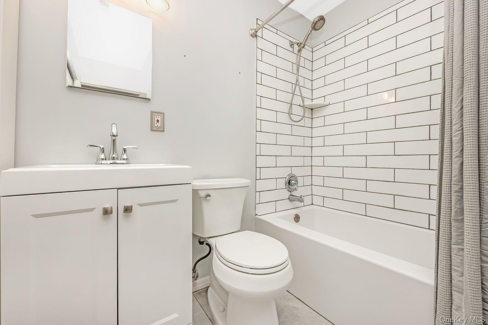 5 Fairview Circle, Middle Island, NY 11953