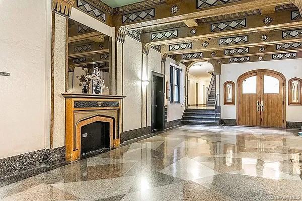 41-42 42nd # E4, Sunnyside, NY 11104