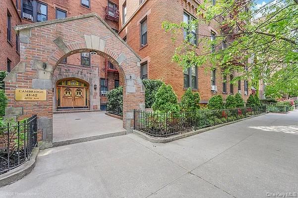 41-42 42nd # E4, Sunnyside, NY 11104