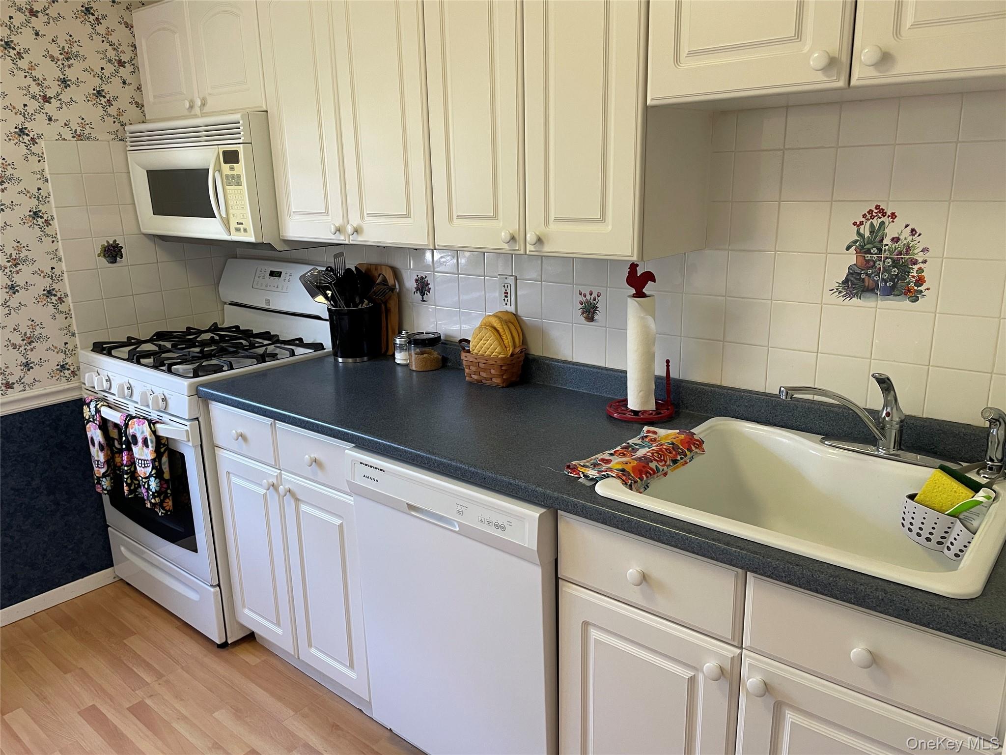 107 Mariners Way, Copiague, NY 11726