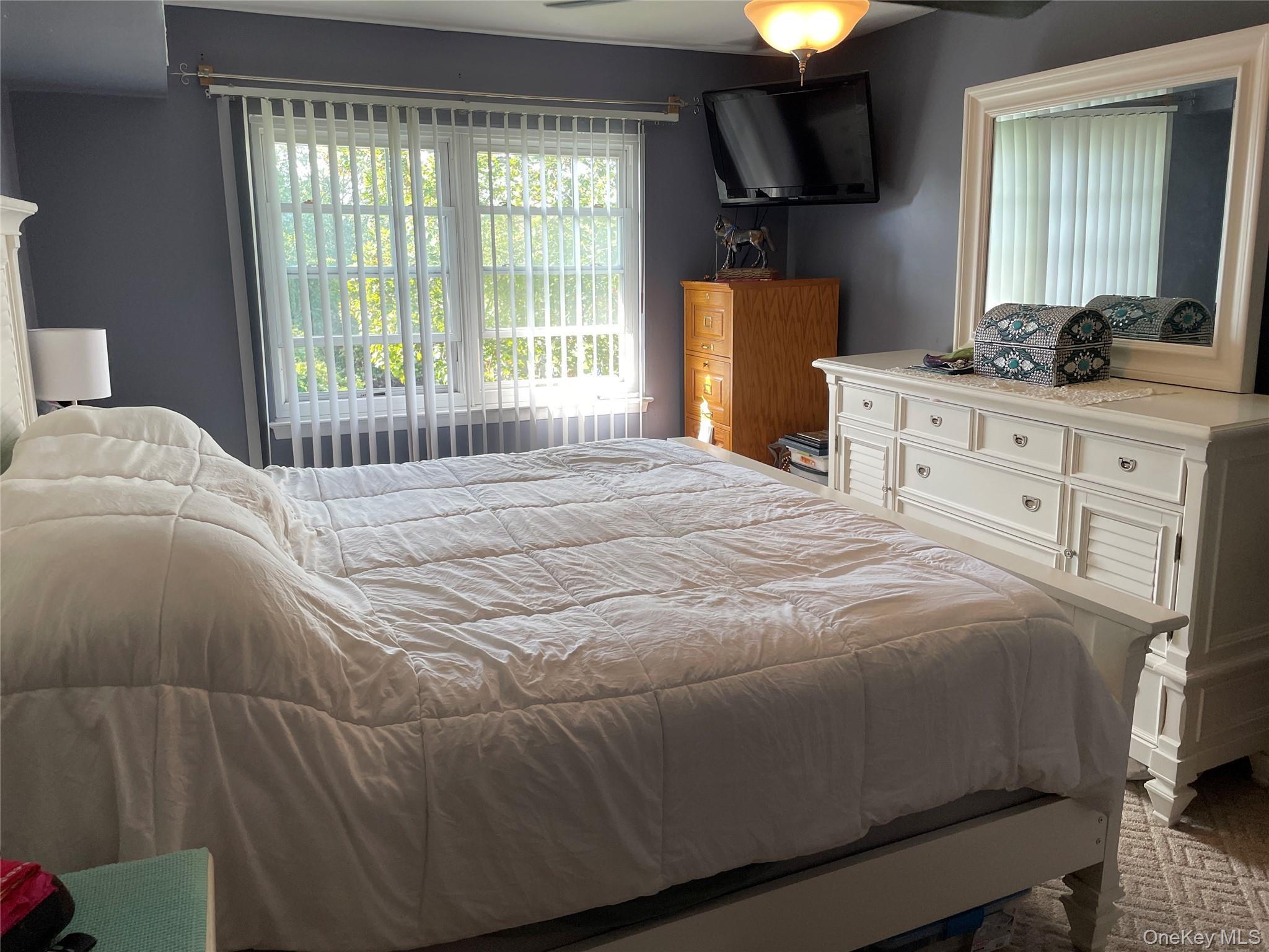 107 Mariners Way, Copiague, NY 11726