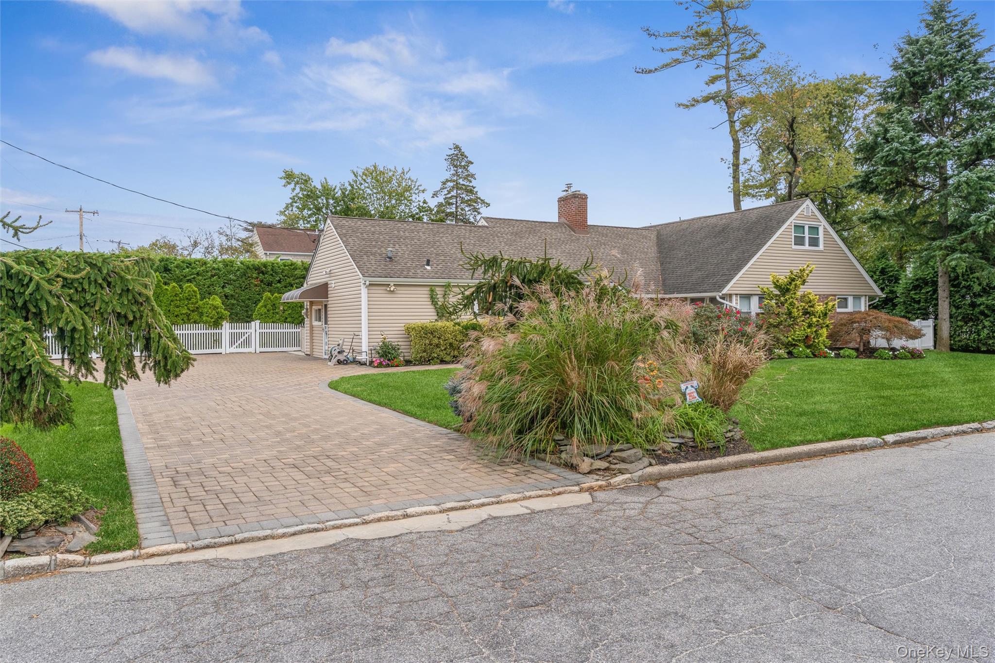 262 Channon Road, Hewlett Harbor, NY 11557