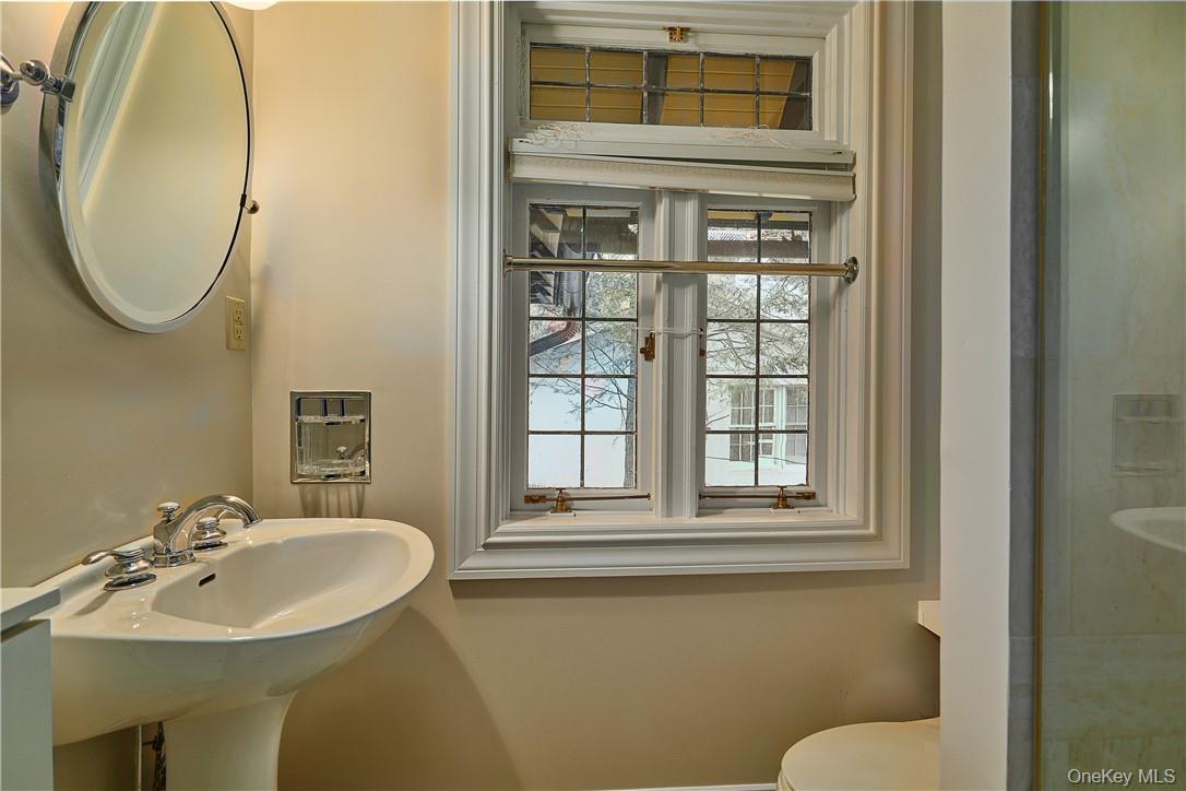 8 Old Park Road, Tuxedo Park, NY 10987