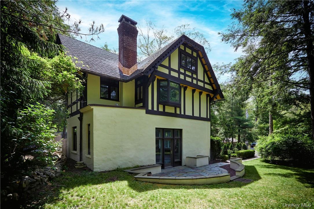 8 Old Park Road, Tuxedo Park, NY 10987