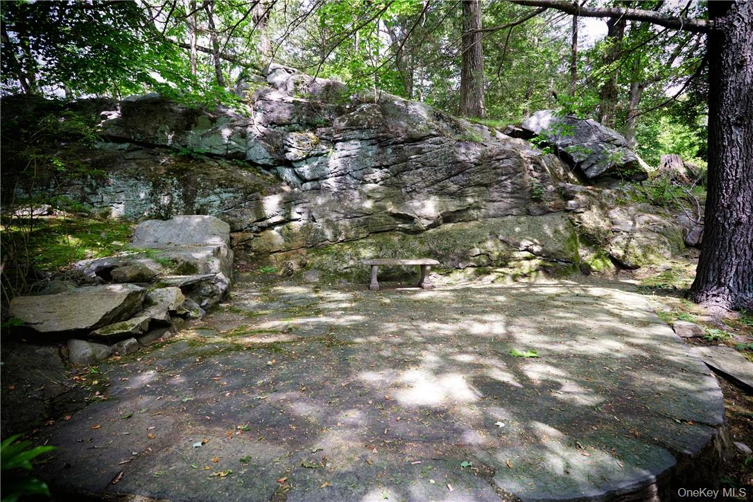 8 Old Park Road, Tuxedo Park, NY 10987