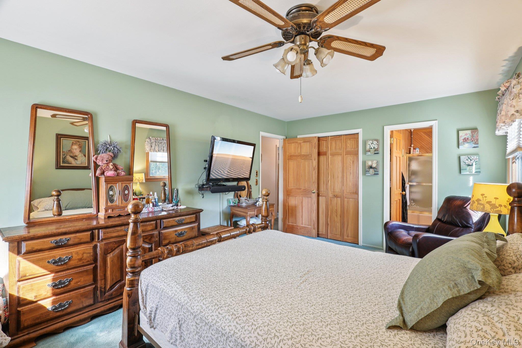 170 Melville Road, Huntington Station, NY 11746