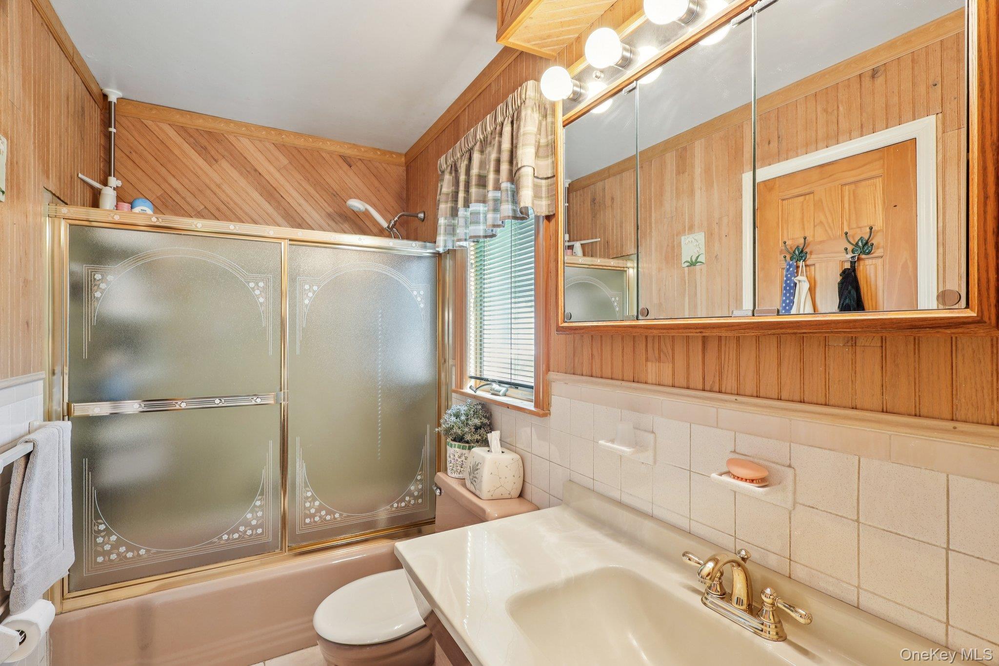 170 Melville Road, Huntington Station, NY 11746