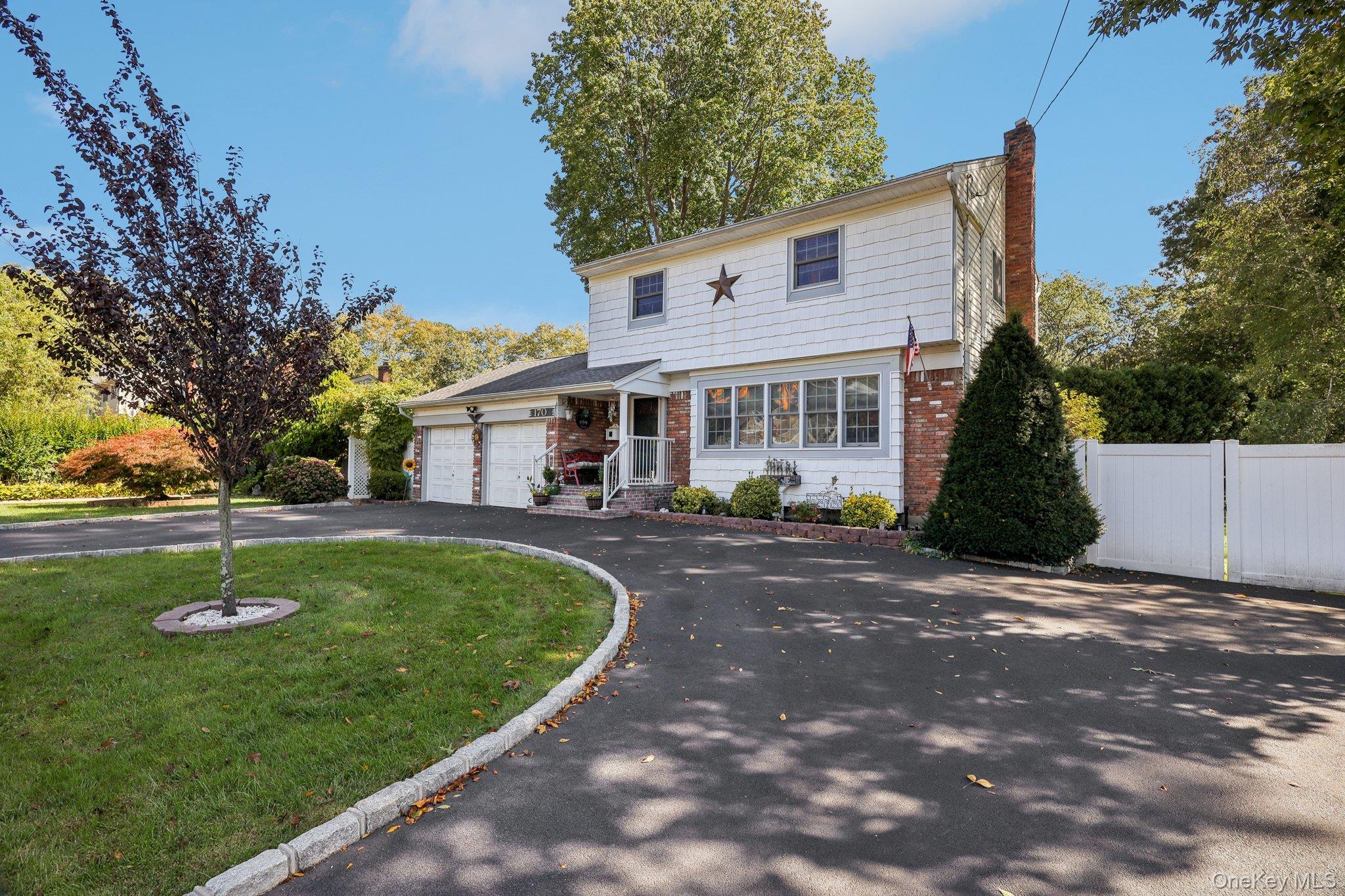 170 Melville Road, Huntington Station, NY 11746