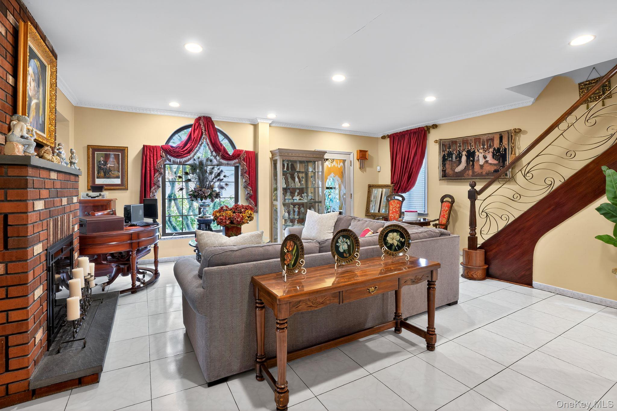 915 Malba Drive, Malba, NY 11357