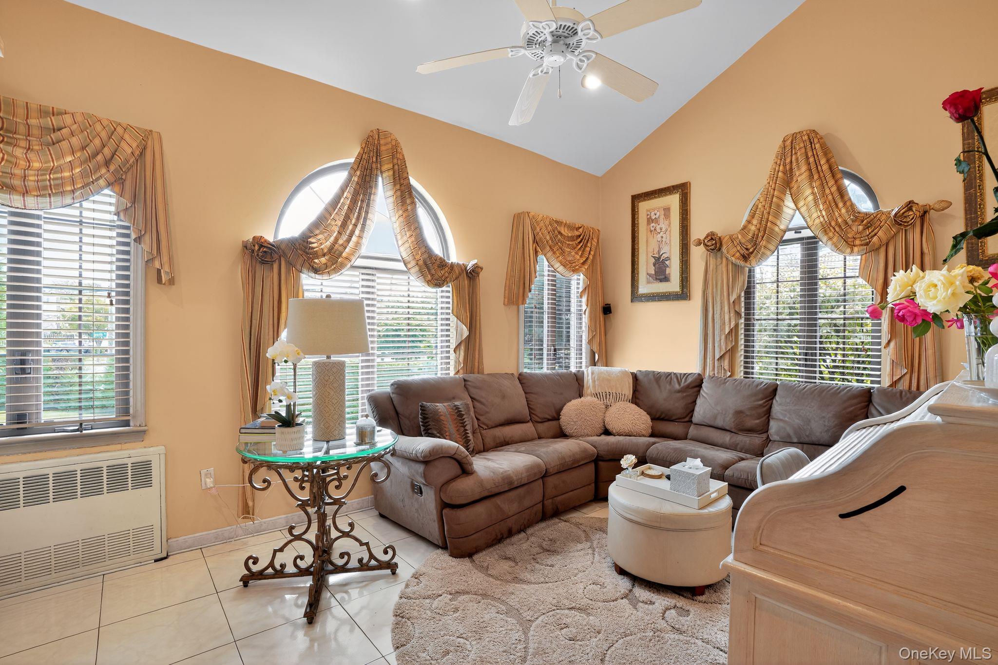 915 Malba Drive, Malba, NY 11357