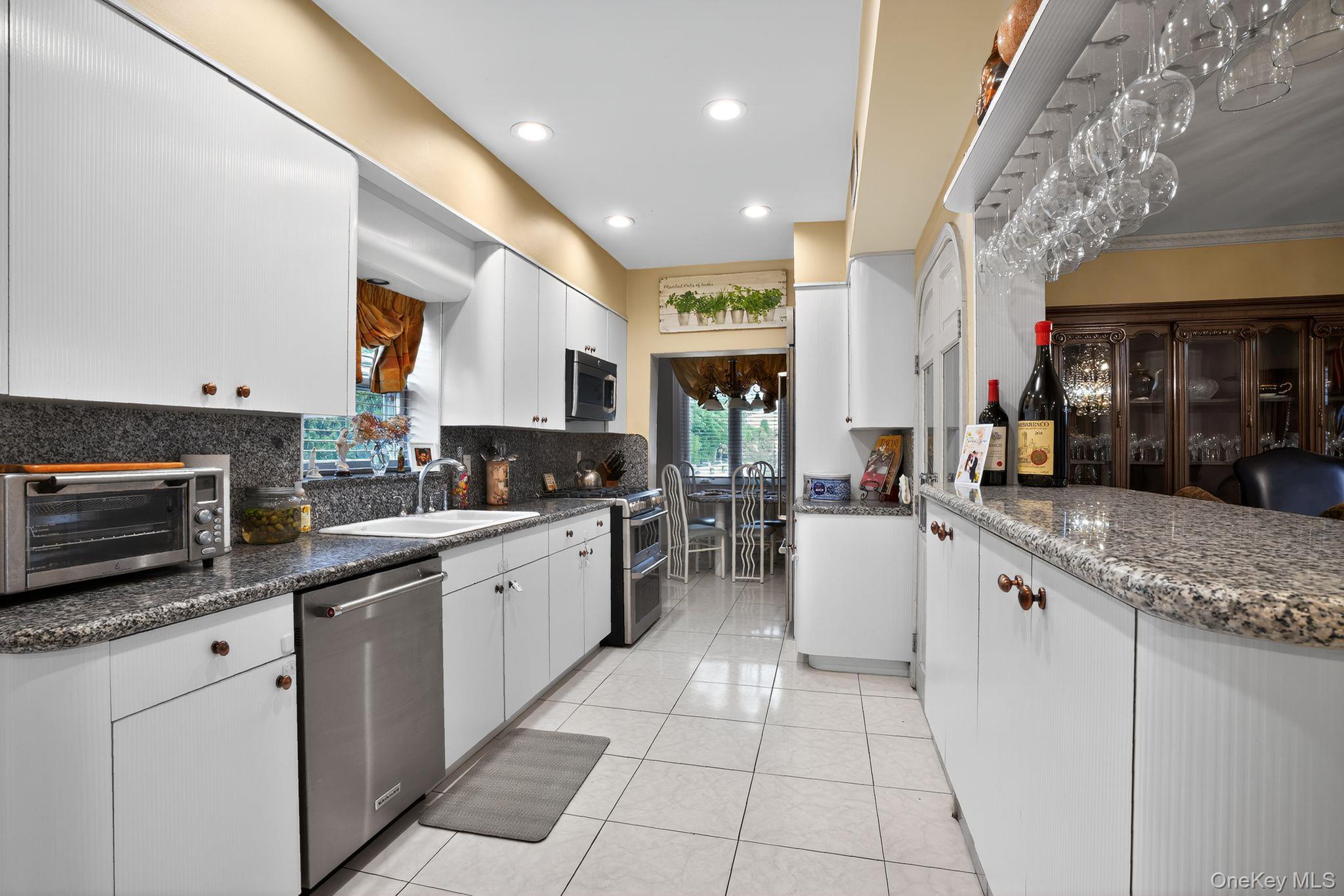 915 Malba Drive, Malba, NY 11357