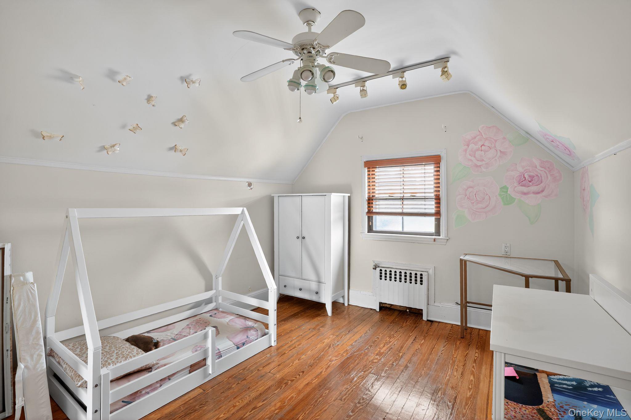 915 Malba Drive, Malba, NY 11357