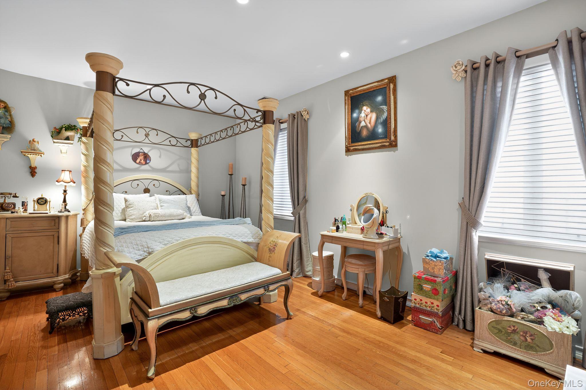 915 Malba Drive, Malba, NY 11357