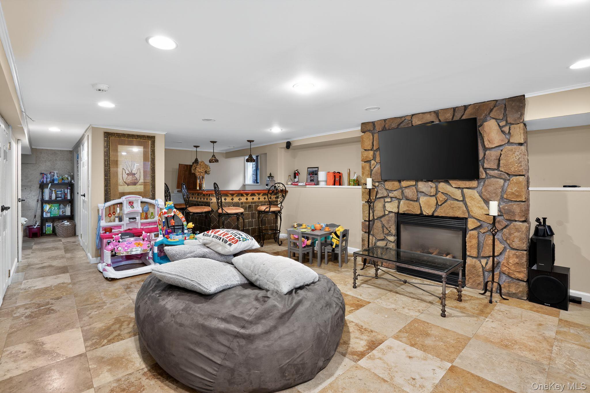 915 Malba Drive, Malba, NY 11357