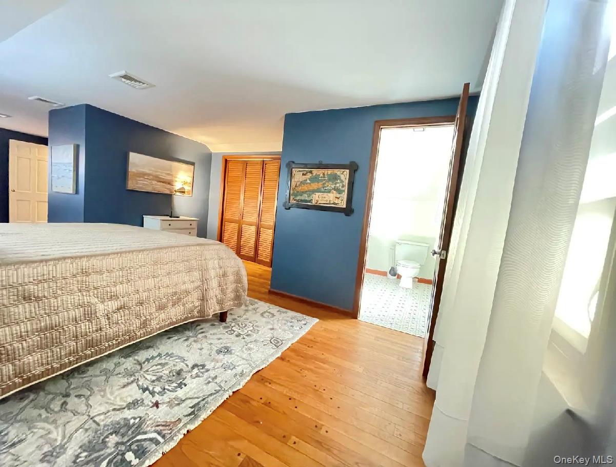 185 QUAKER Path, East Setauket, NY 11733