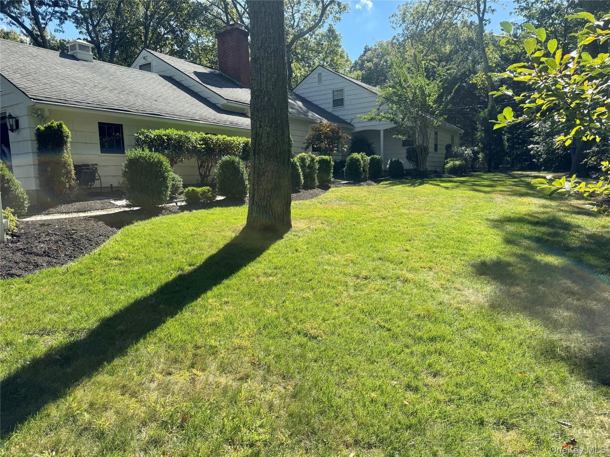 185 QUAKER Path, East Setauket, NY 11733