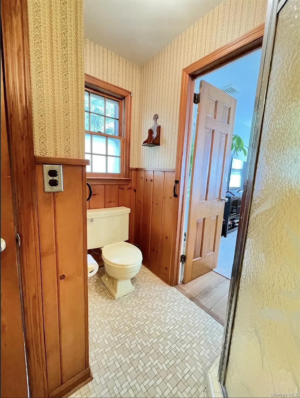 185 QUAKER Path, East Setauket, NY 11733