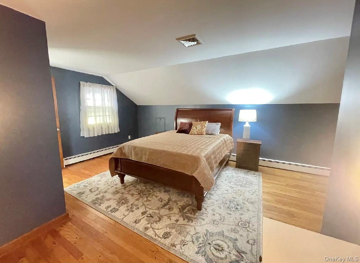 185 QUAKER Path, East Setauket, NY 11733