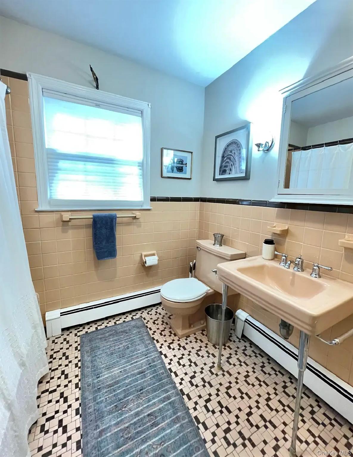 185 QUAKER Path, East Setauket, NY 11733