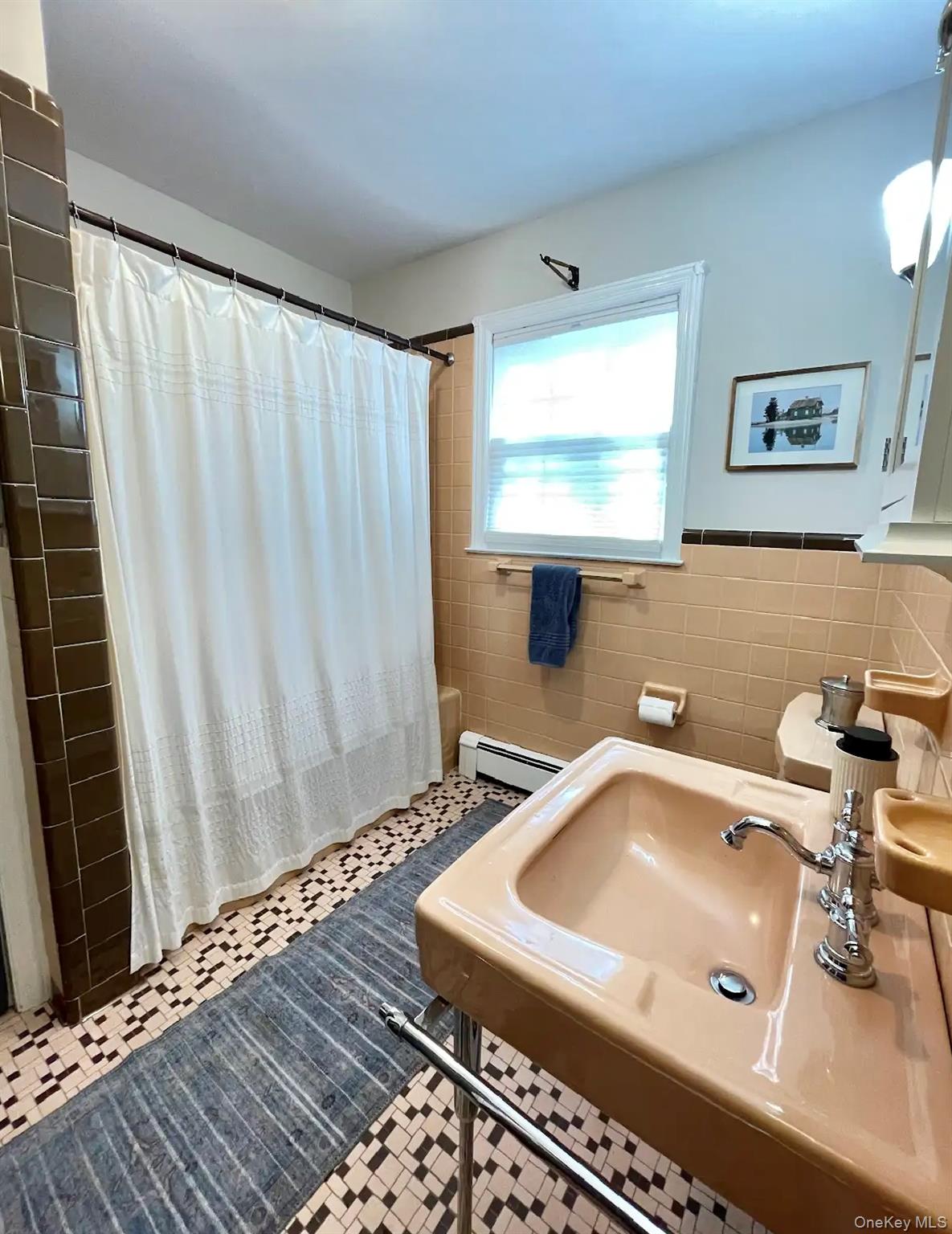 185 QUAKER Path, East Setauket, NY 11733