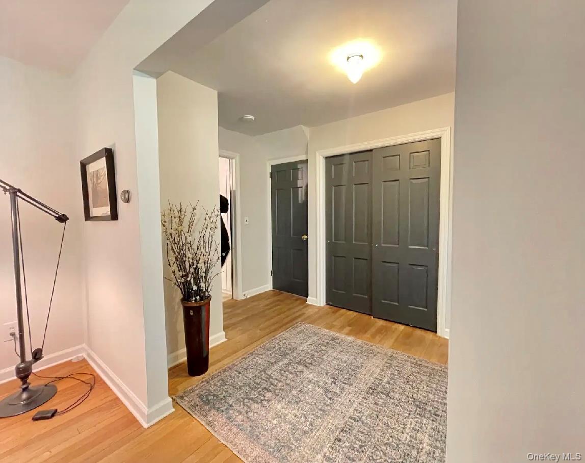 185 QUAKER Path, East Setauket, NY 11733