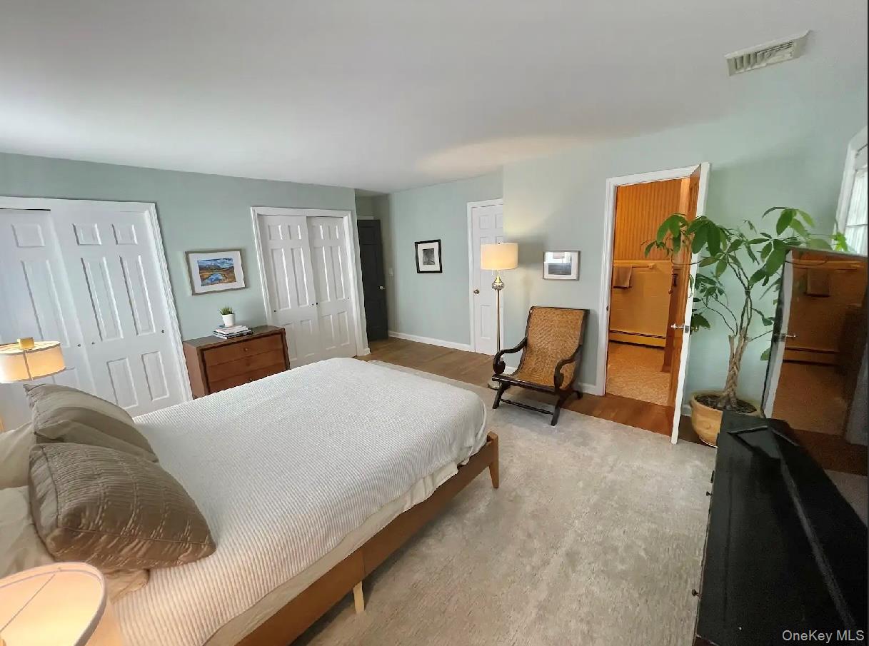 185 QUAKER Path, East Setauket, NY 11733