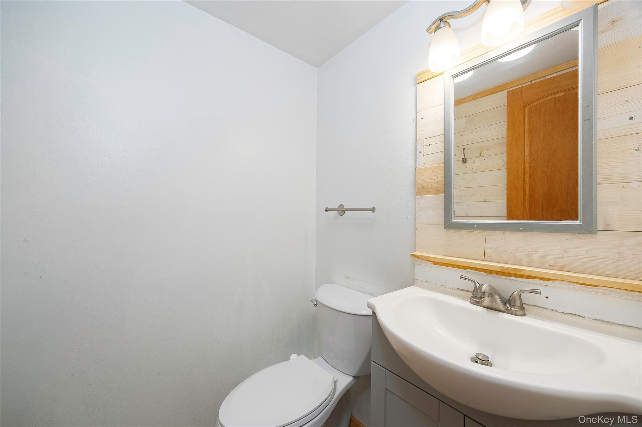 8 Sunny Brook Circle, Highland, NY 12528