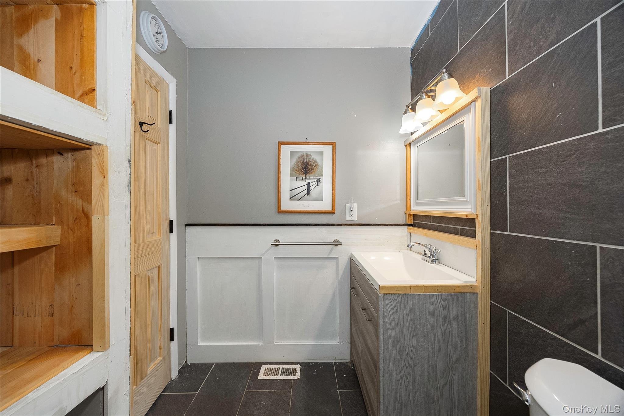 8 Sunny Brook Circle, Highland, NY 12528