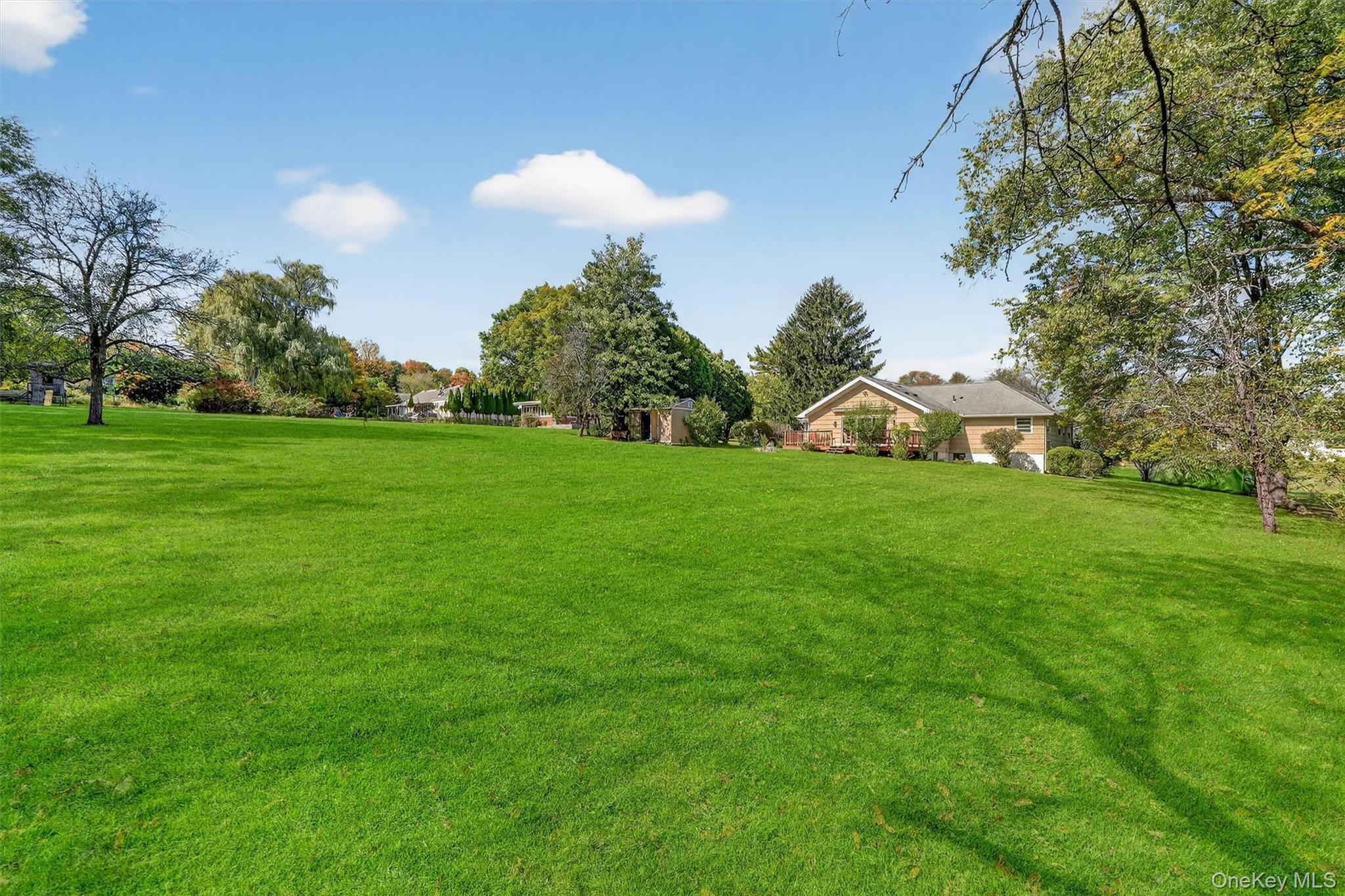 14 Halsey Place, Valhalla, NY 10595