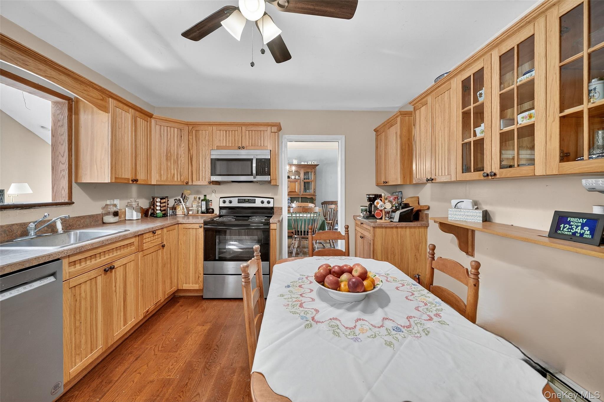 14 Halsey Place, Valhalla, NY 10595