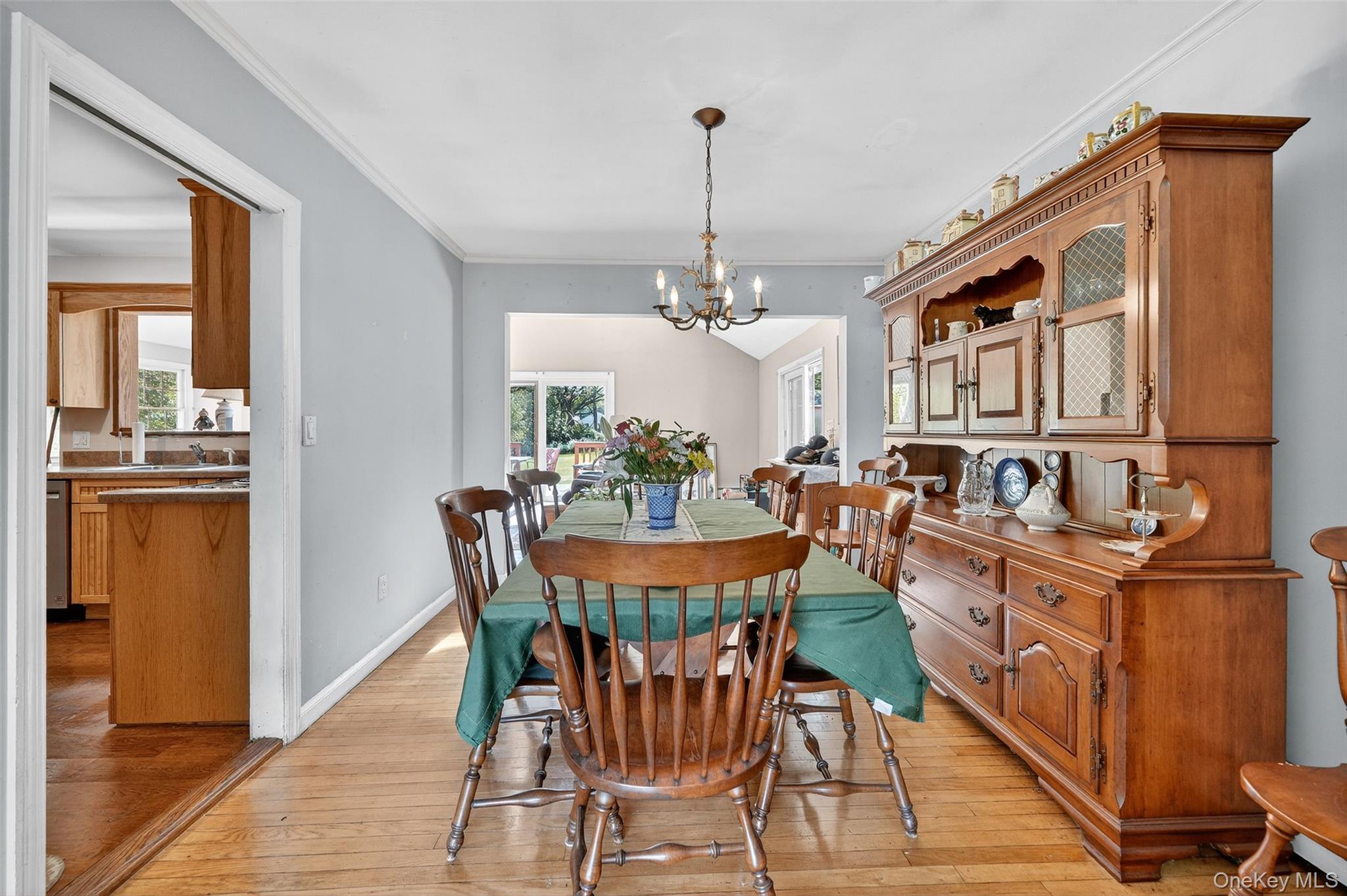 14 Halsey Place, Valhalla, NY 10595