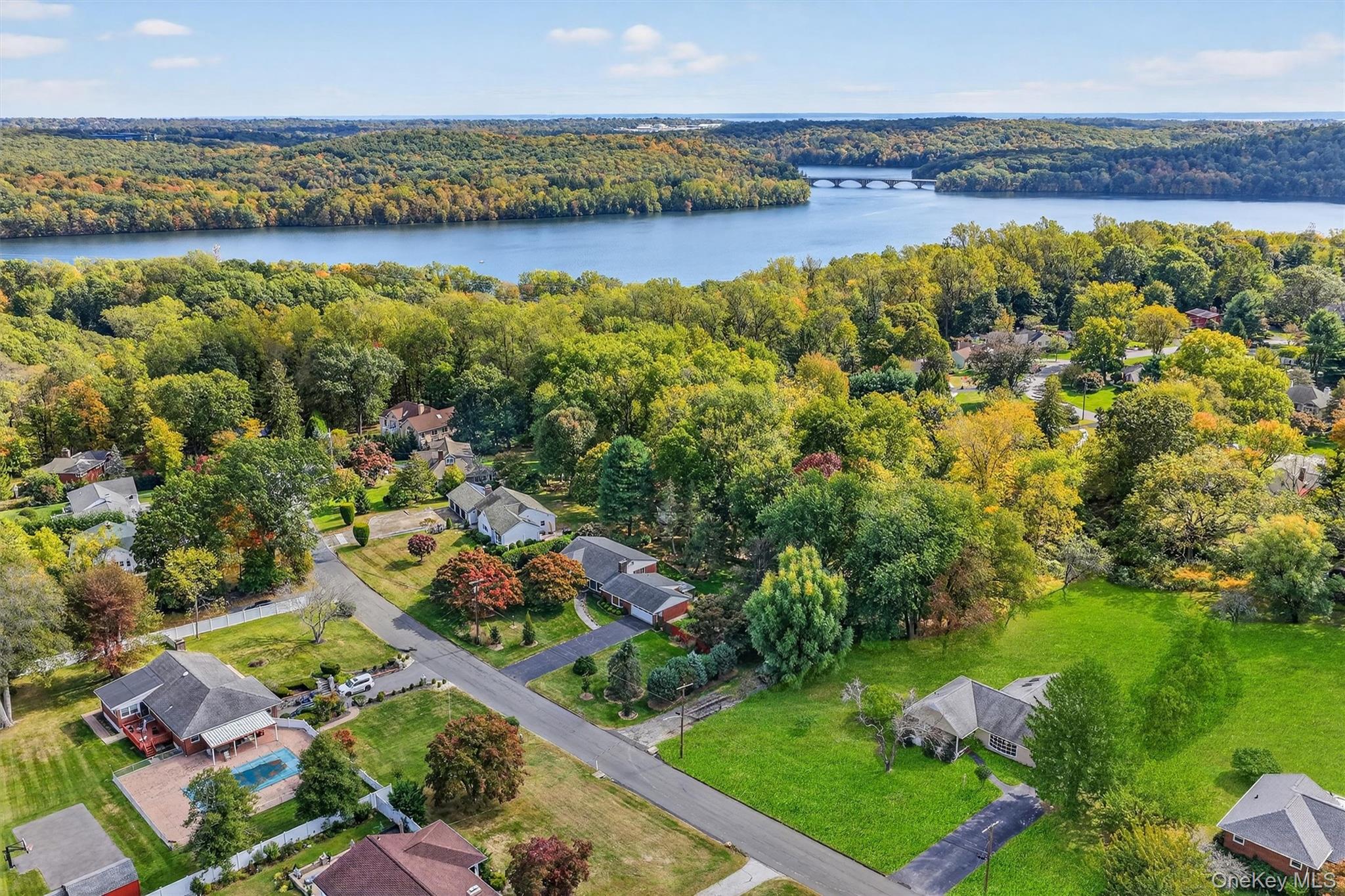 14 Halsey Place, Valhalla, NY 10595