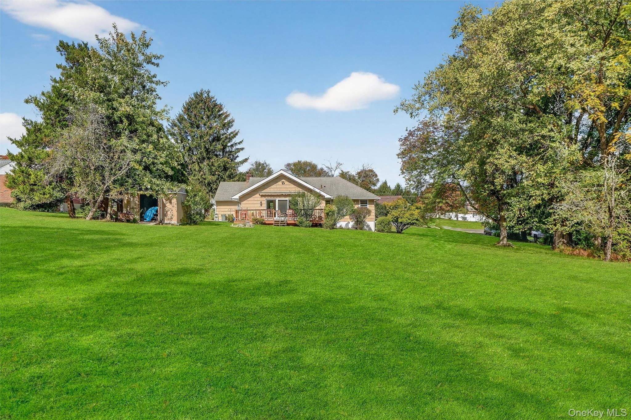 14 Halsey Place, Valhalla, NY 10595