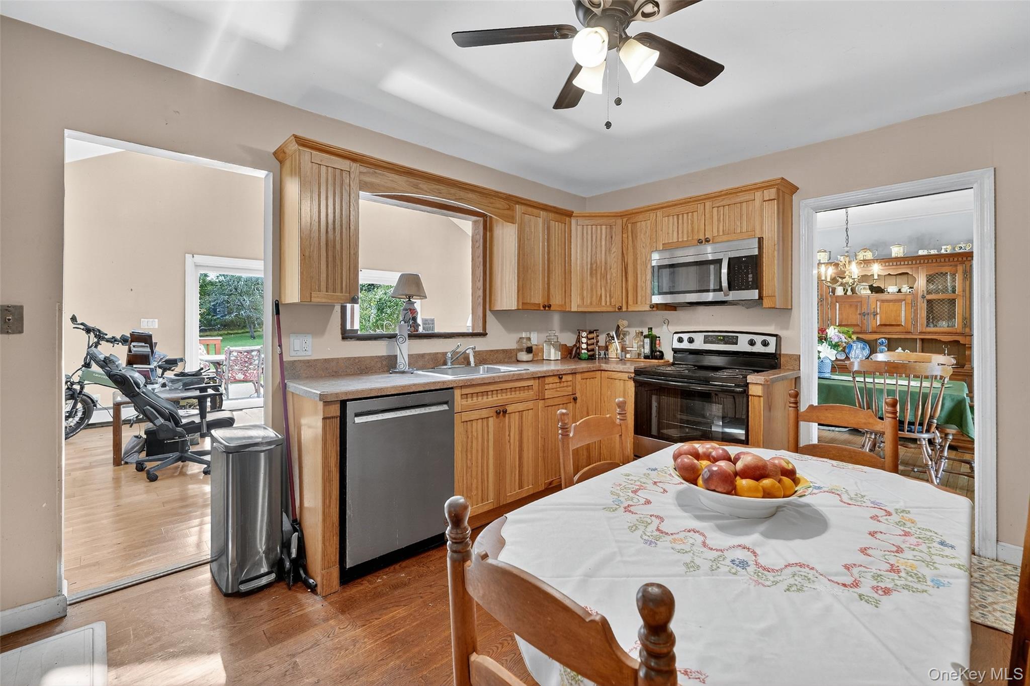 14 Halsey Place, Valhalla, NY 10595