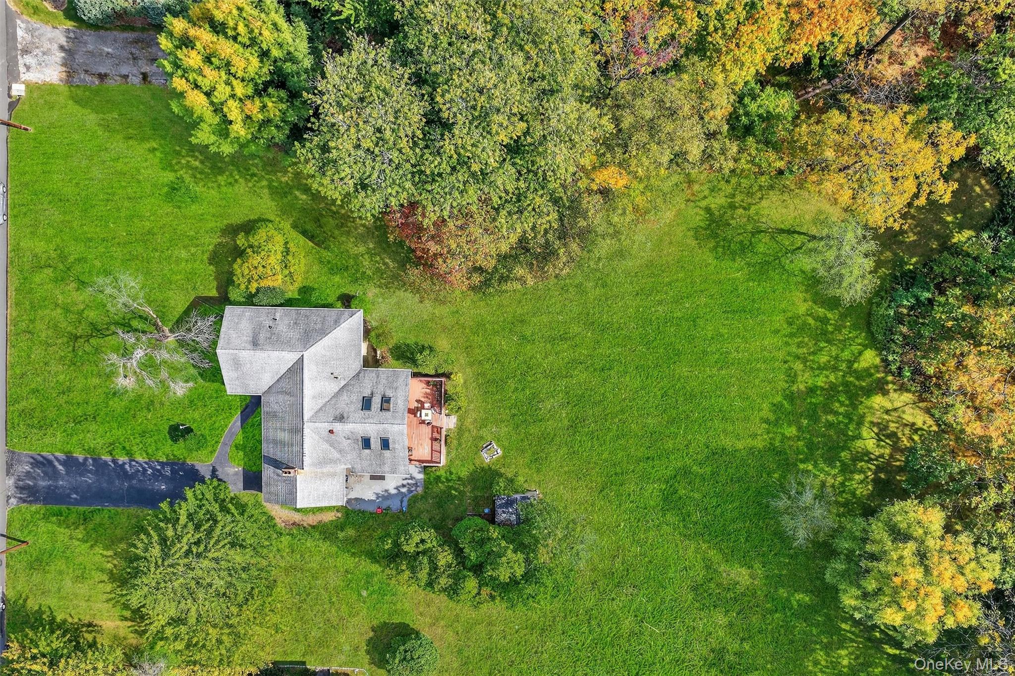 14 Halsey Place, Valhalla, NY 10595