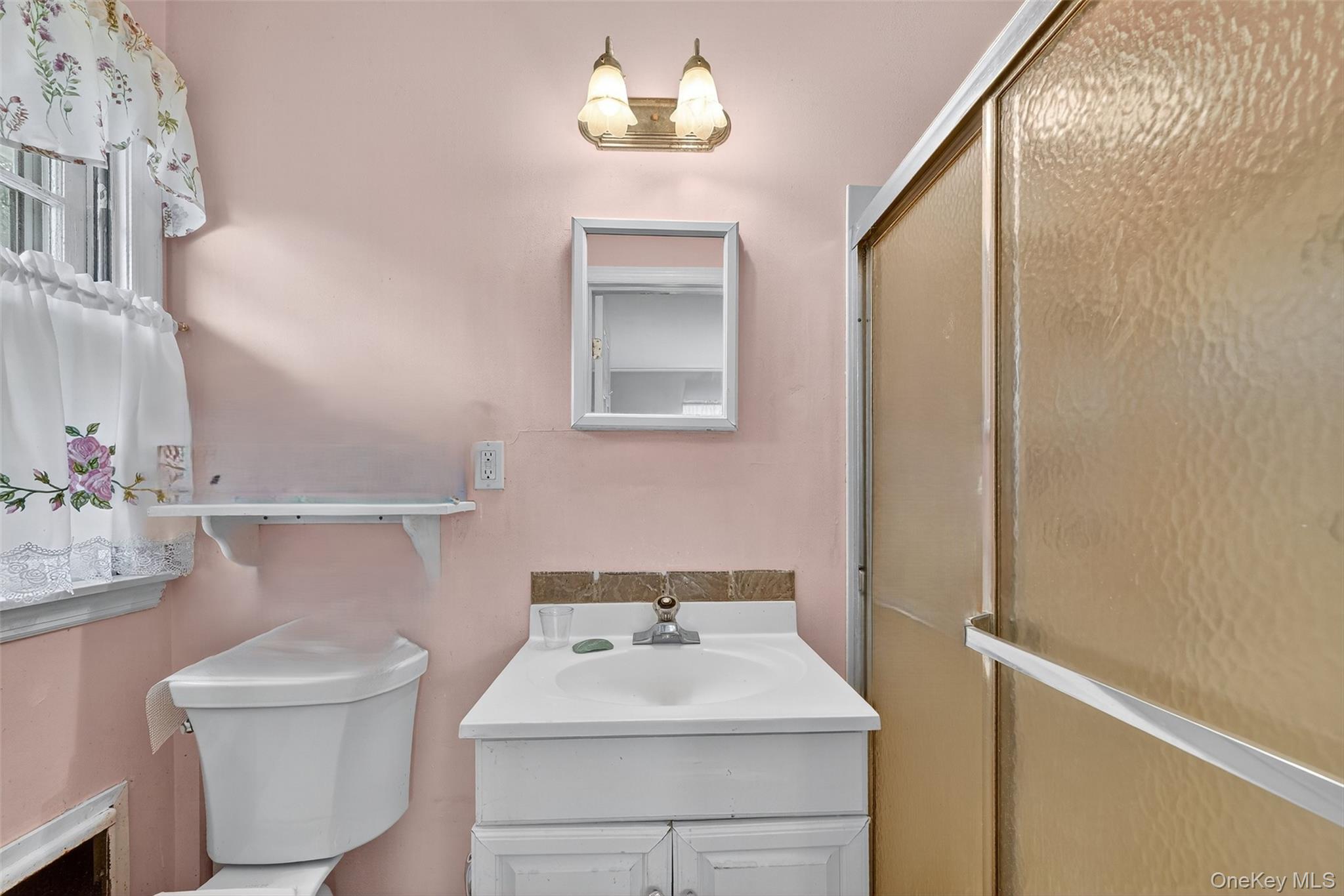 14 Halsey Place, Valhalla, NY 10595