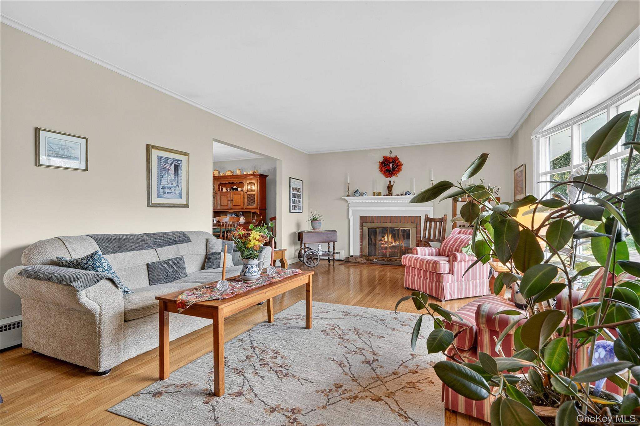 14 Halsey Place, Valhalla, NY 10595