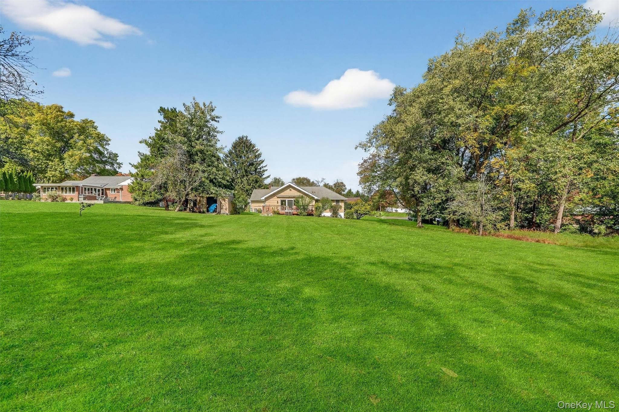 14 Halsey Place, Valhalla, NY 10595