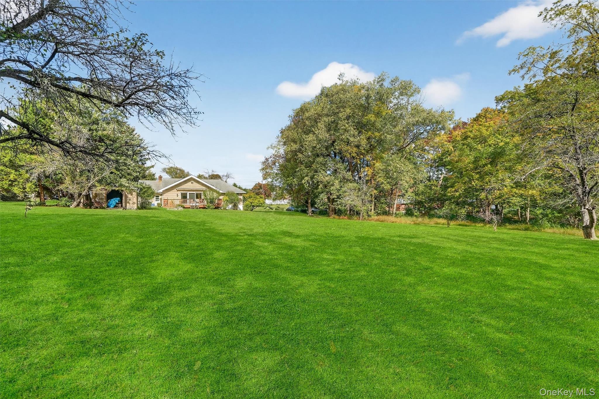 14 Halsey Place, Valhalla, NY 10595