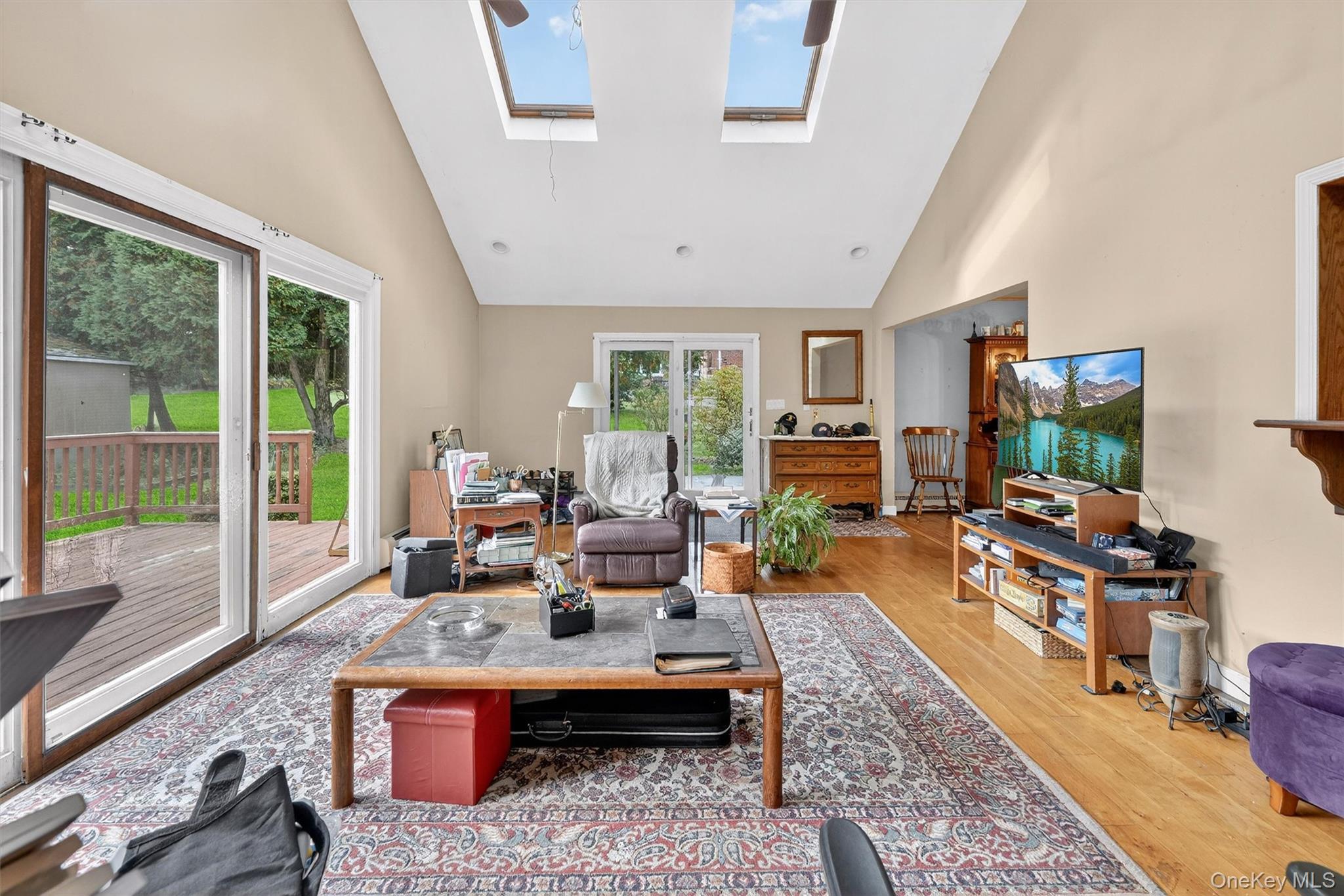 14 Halsey Place, Valhalla, NY 10595