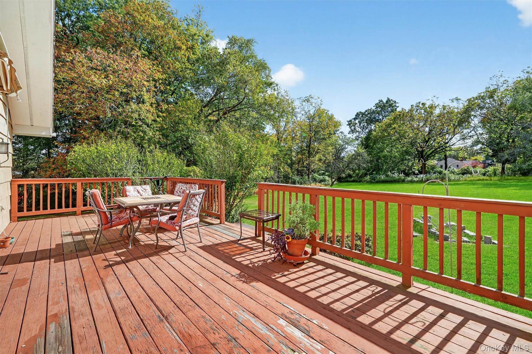 14 Halsey Place, Valhalla, NY 10595