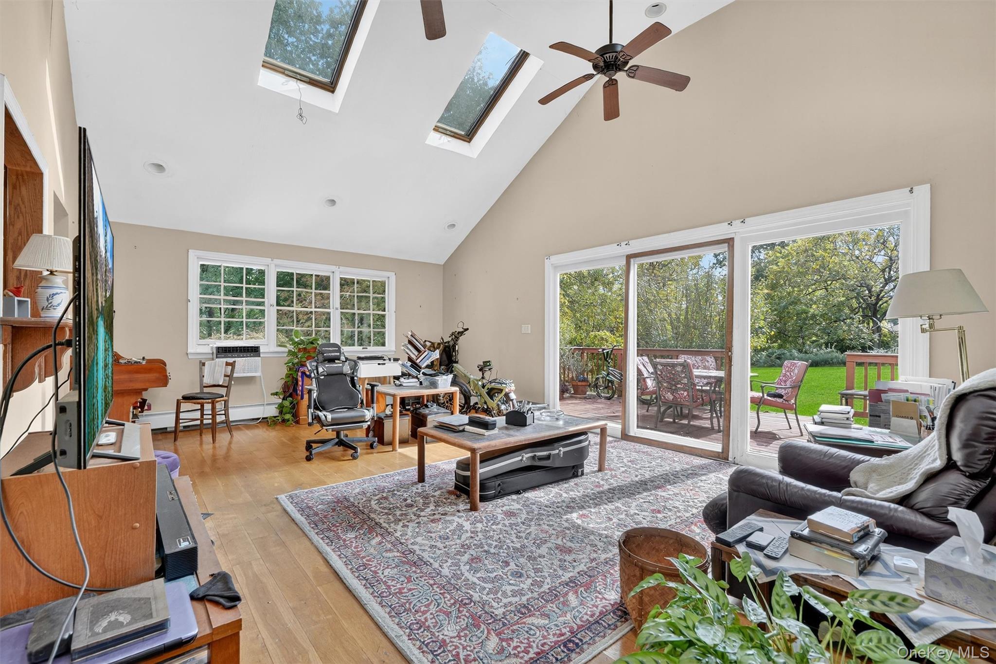 14 Halsey Place, Valhalla, NY 10595