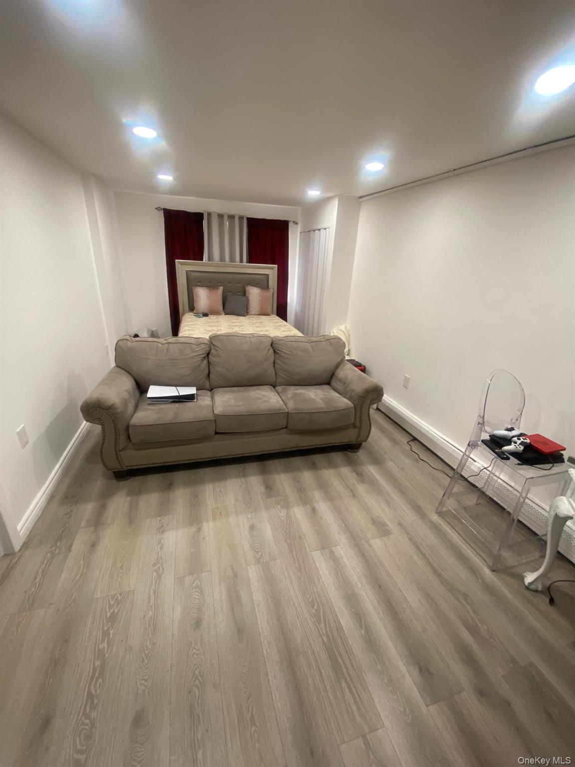 2923 N Mickle Avenue, Bronx, NY 10469