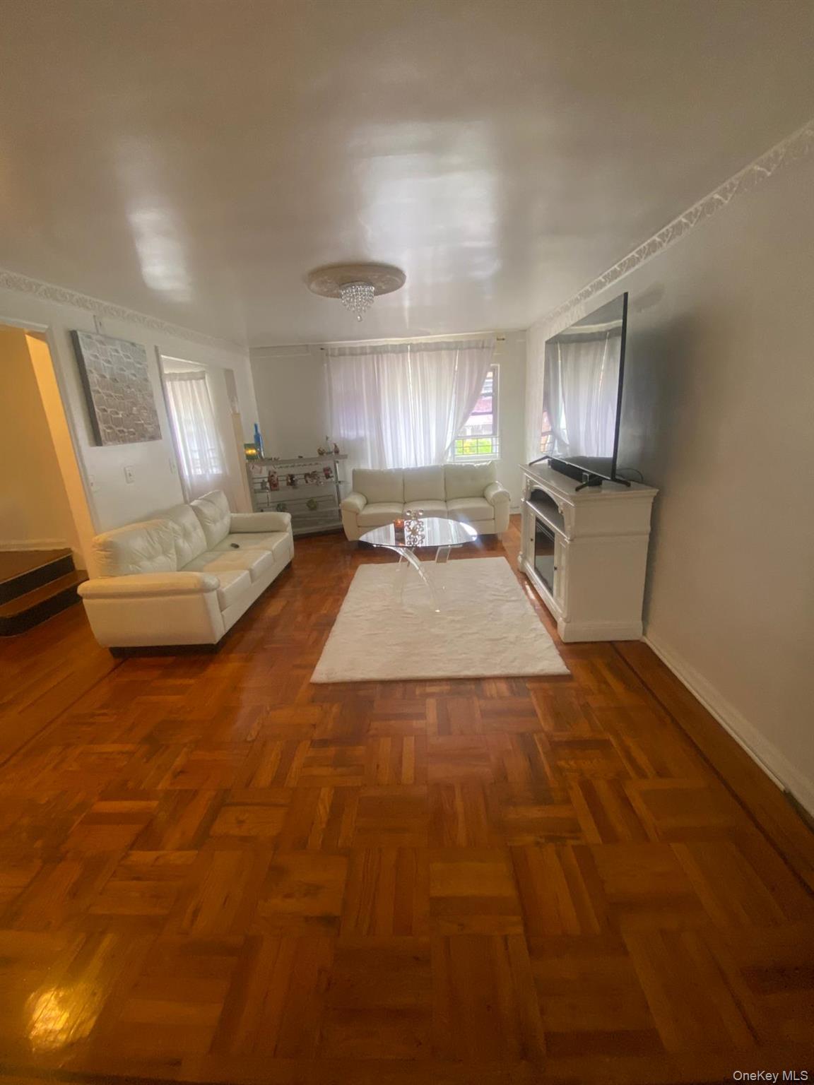 2923 N Mickle Avenue, Bronx, NY 10469