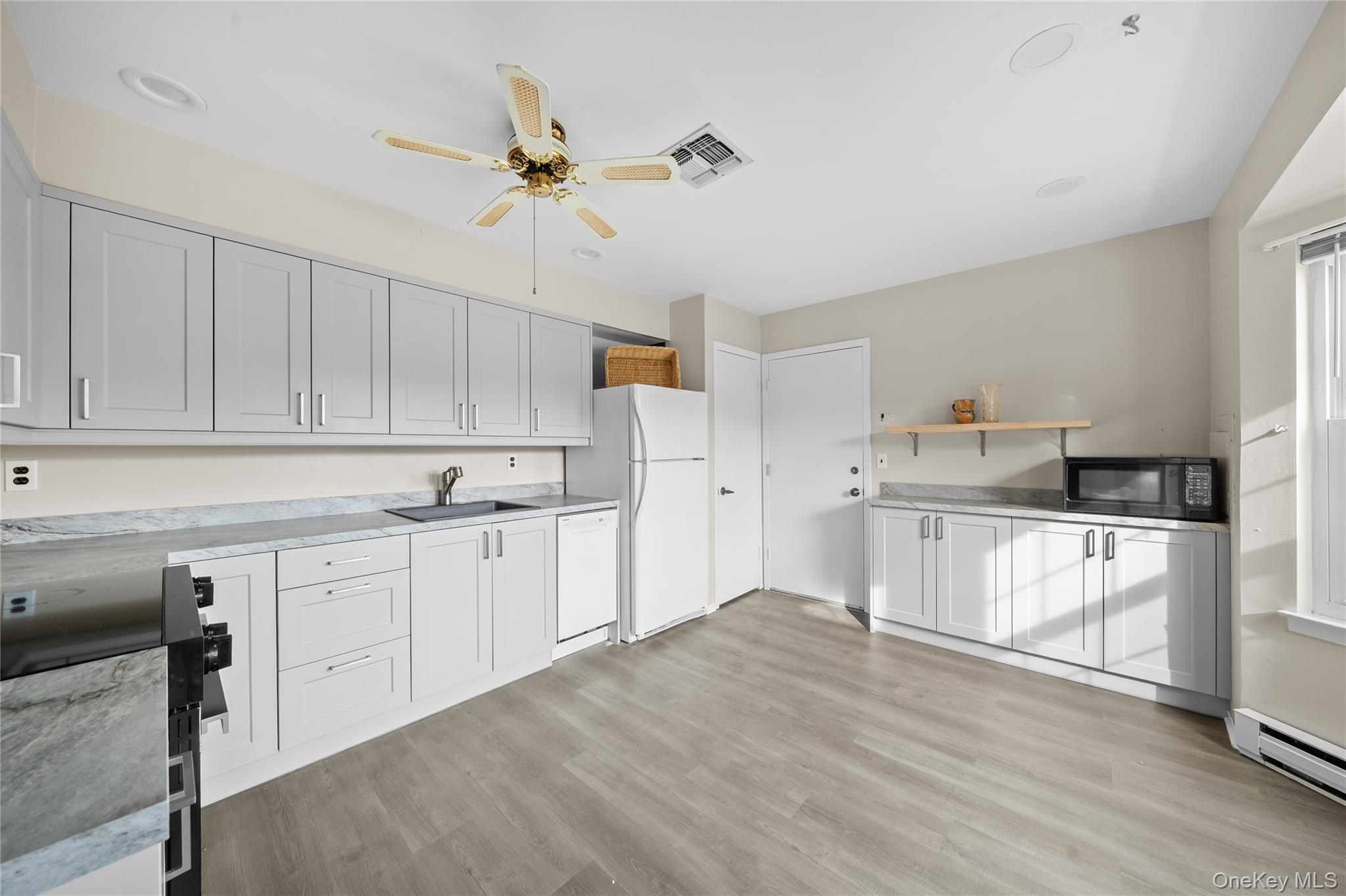 189 Revere Drive # 189, Sayville, NY 11782